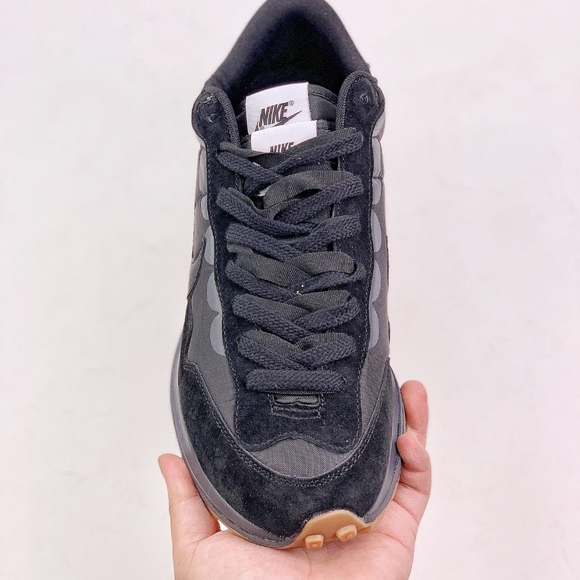 Nike Vaporwaffle sacai Black Gum - Picture 5 of 9